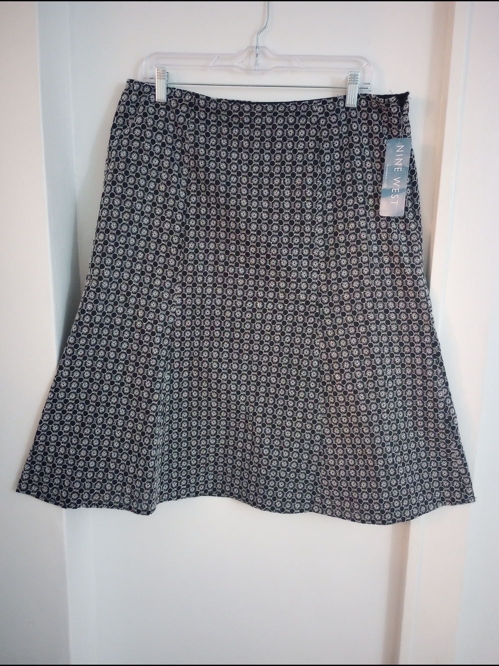 Nine West 100% Cotton Black and White Embroidered A-Line Skirt Size 14